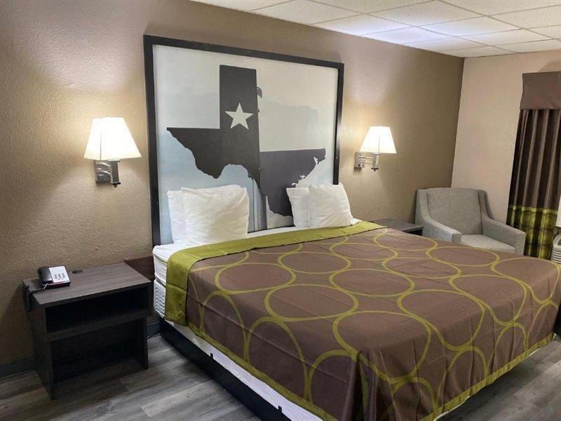 Super 8 by Wyndham Gainesville TX Eksteriør billede