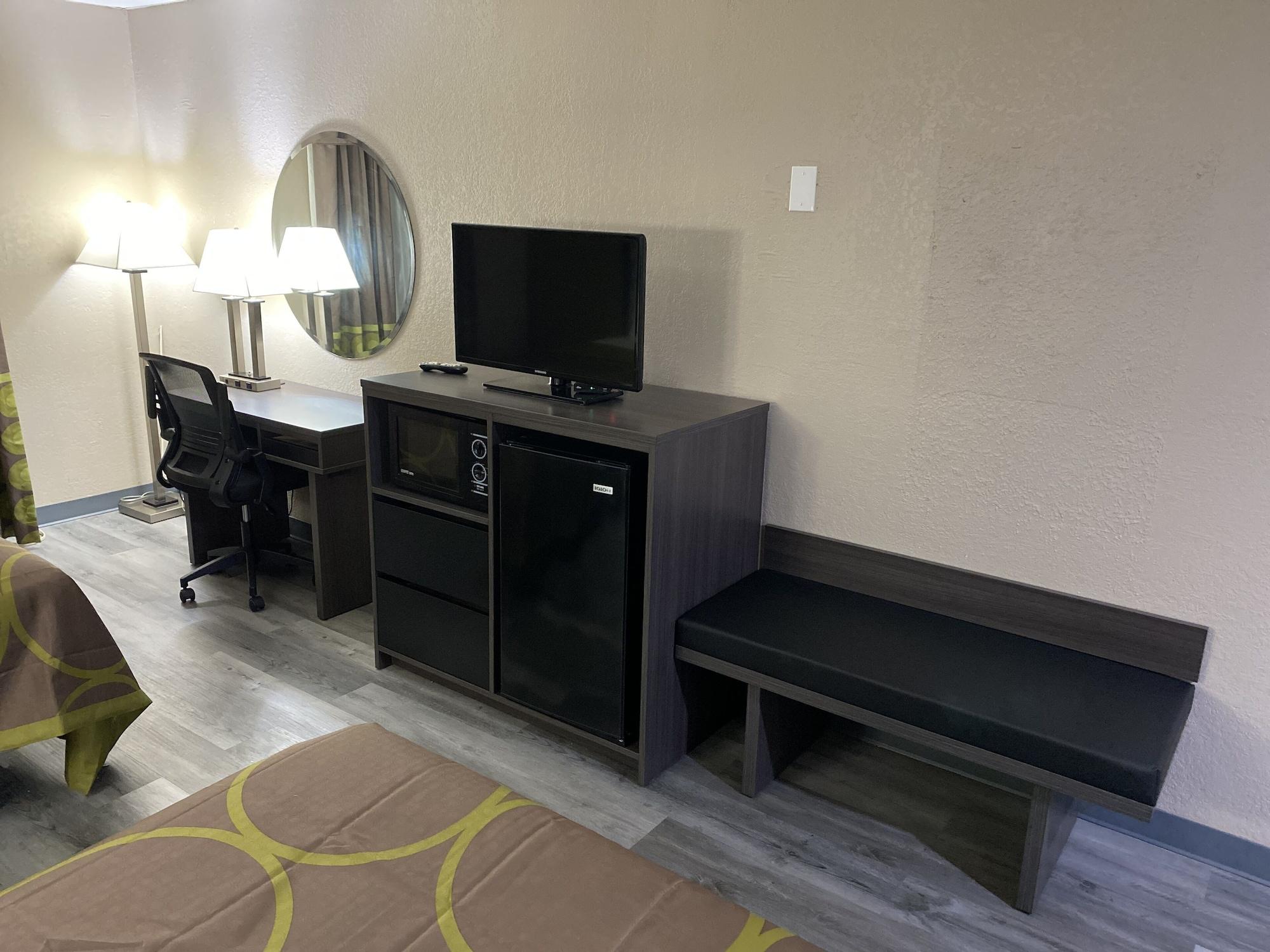Super 8 by Wyndham Gainesville TX Eksteriør billede