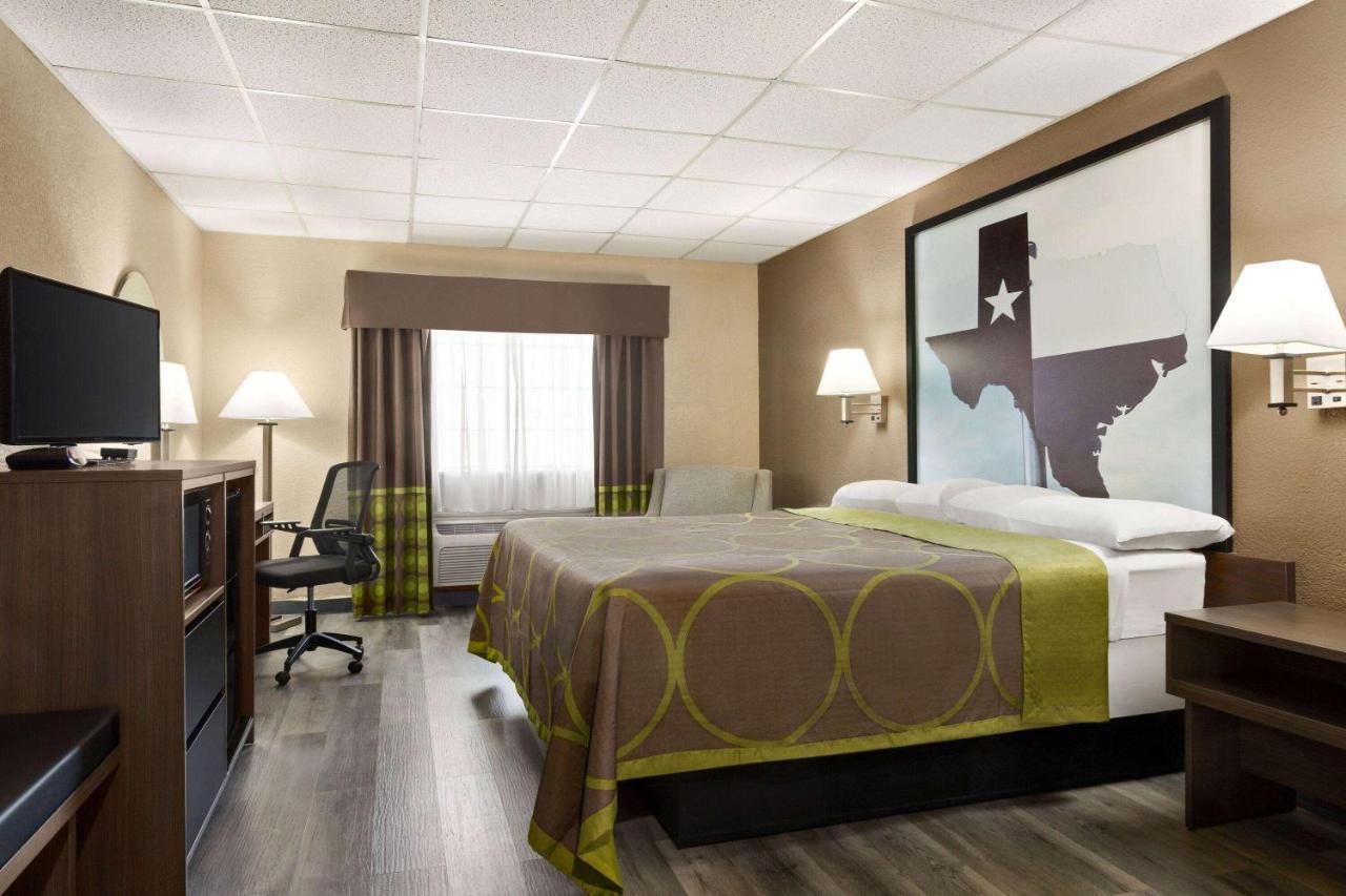 Super 8 by Wyndham Gainesville TX Eksteriør billede