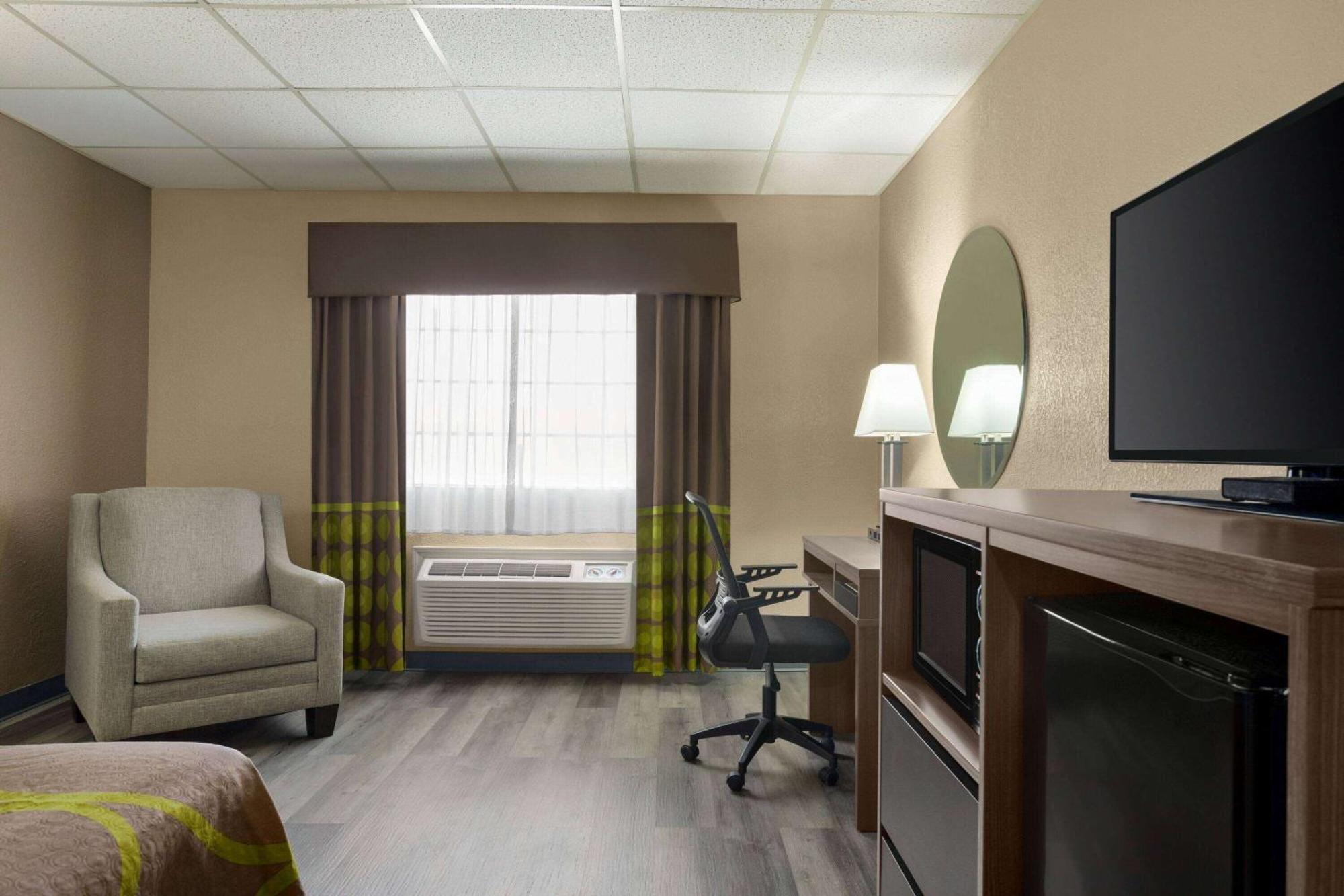 Super 8 by Wyndham Gainesville TX Eksteriør billede