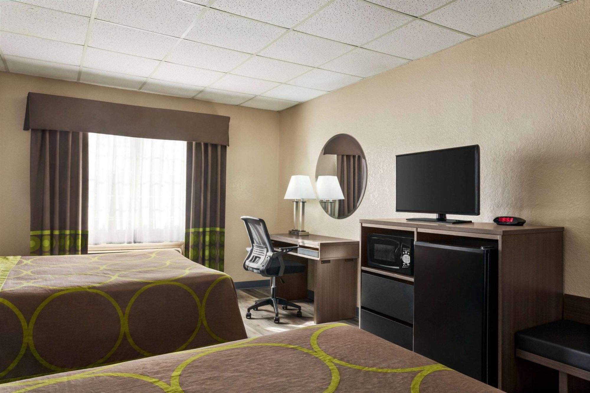 Super 8 by Wyndham Gainesville TX Eksteriør billede